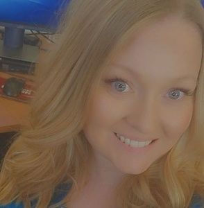 Meet your Posher, Amanda maree